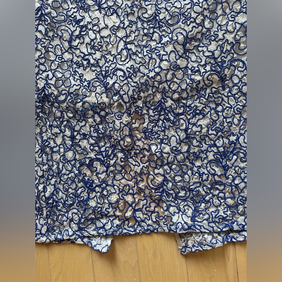 High waist fitted pencil skirt. Blue embroidery over beige/taupe lace.top shop - Picture 3 of 5